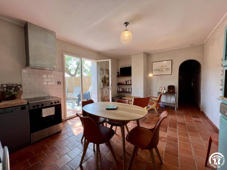 Gite with barbeque, terrace & garden — photo 2