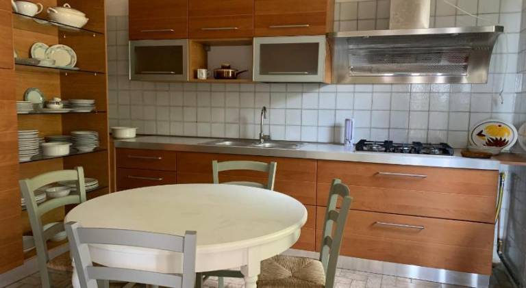 Charming apartment with hot tub, garden & patio | Suitable for remote work | Pets allowed — photo 3