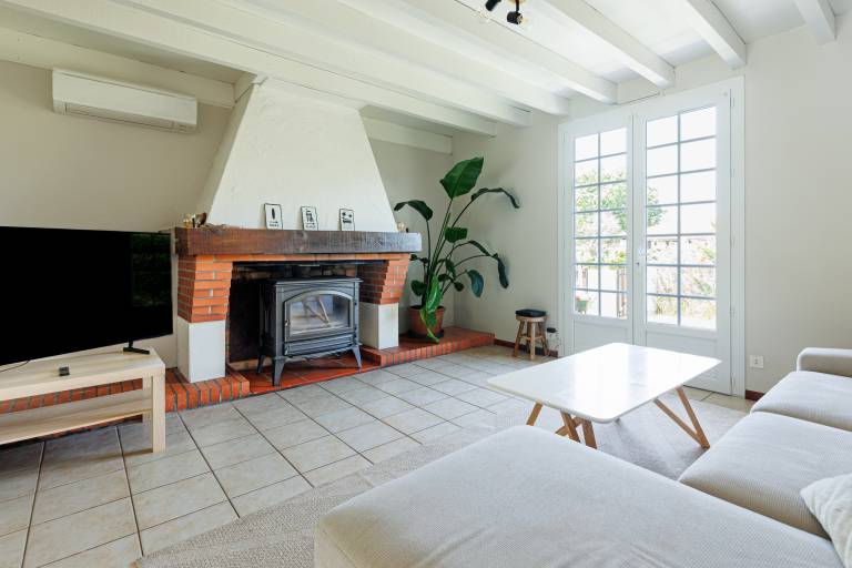 Family-friendly charming house with garden, terrace & fast internet | Garden view | Pets are welcome — photo 4