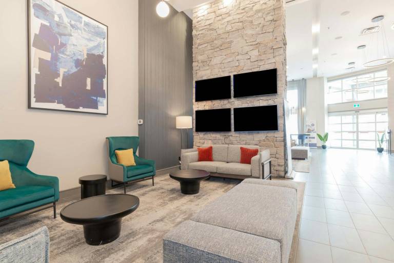 Sandman Signature Toronto Airport Hotel — photo 2