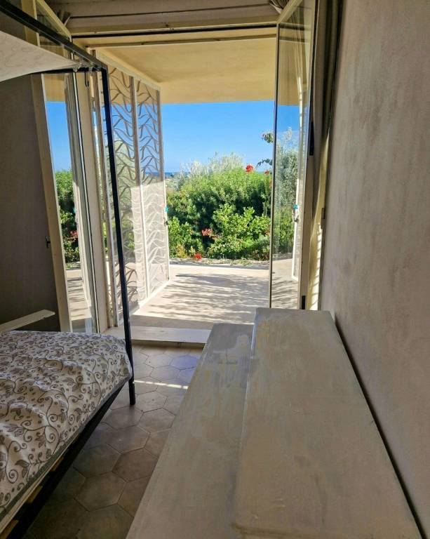 House with patio, yard & jacuzzi | Water view | Suitable for remote work — photo 3