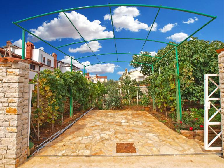Rental apartment with terrace & BBQ | Dogs allowed — photo 2