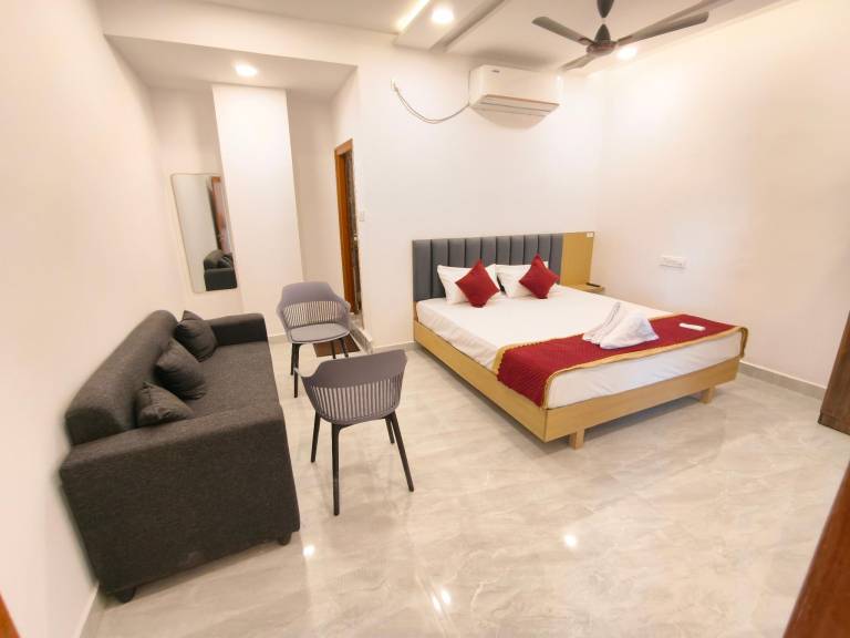 Nandakam Luxury Rooms JNTU Nizampet Pragathi Nagar