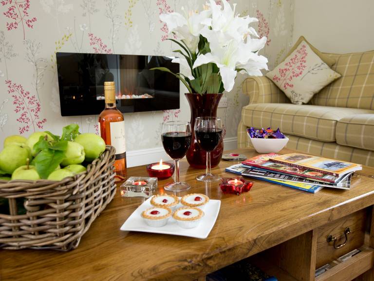 Cottage with garden — photo 4