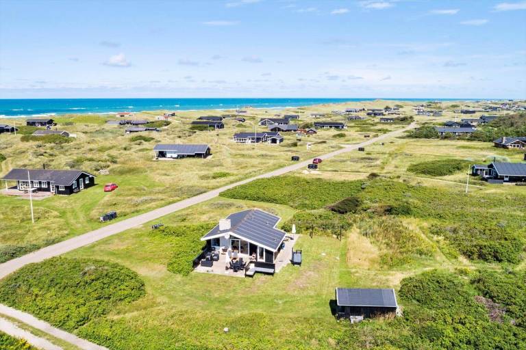 Fully equipped house with patio & BBQ | Sea view | Beach nearby | Pets allowed in Lokken