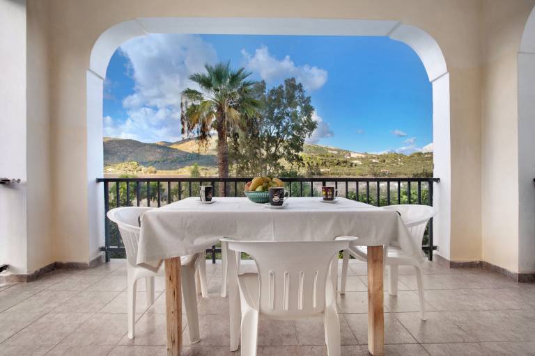 Holiday apartment with terrace, fast internet & yard | Garden view — photo 2