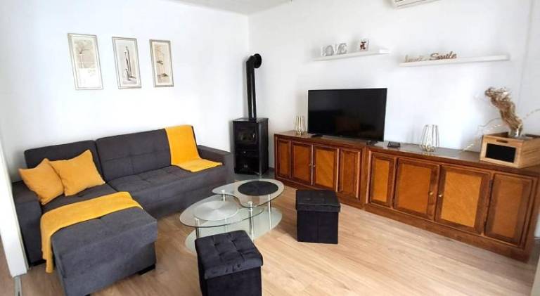 Holiday apartment with 3 rooms for 6 persons — photo 2