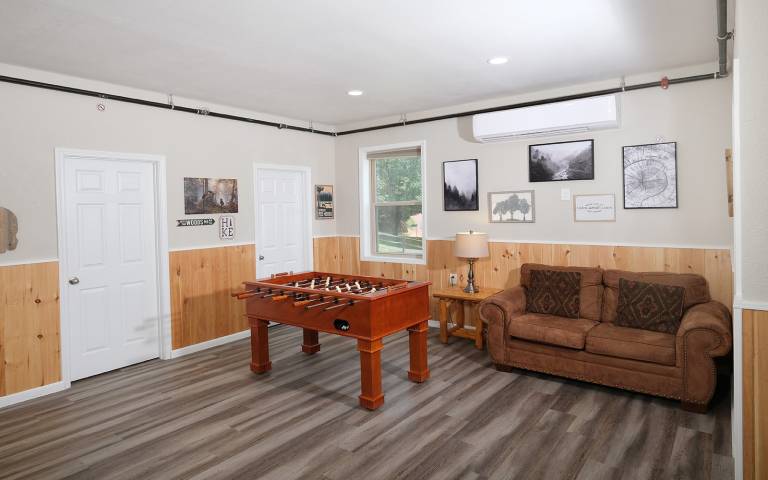 Cabin with hot tub & barbeque | Mountain view — photo 4
