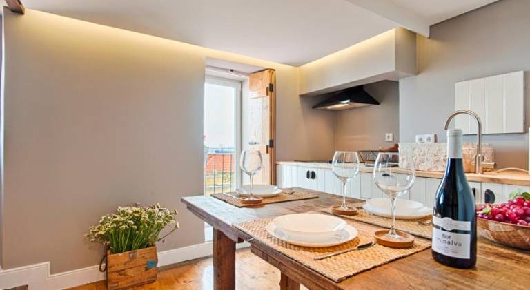 Holiday apartment with patio | Close to São Jorge Castle | Suitable for remote work | Dogs allowed — photo 3