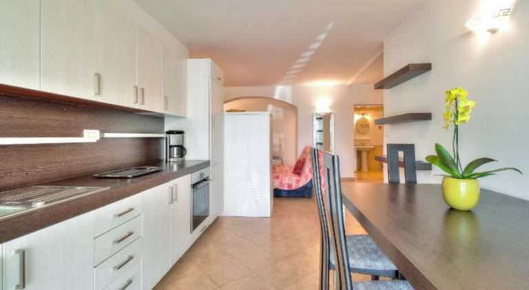 Rental apartment with pool — photo 2