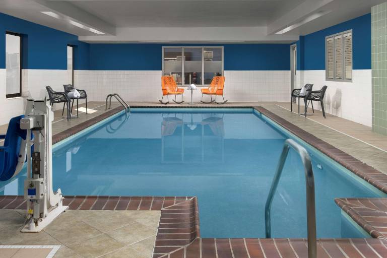 Hampton Inn Knoxville-East — photo 2