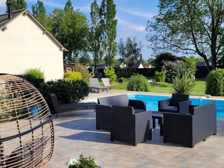 Countryside Retreat with Pool, Spa, Near Chartres – Sleeps 12 — photo 5