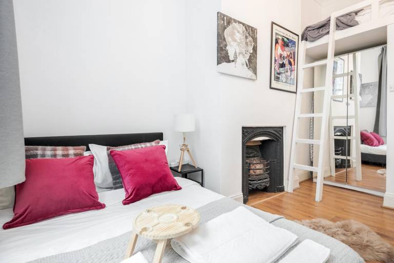 Apartment | Near Trafalgar Square | Perfect for remote work — photo 2