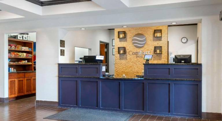 Comfort Inn & Suites Grinnell near I-80 — photo 5