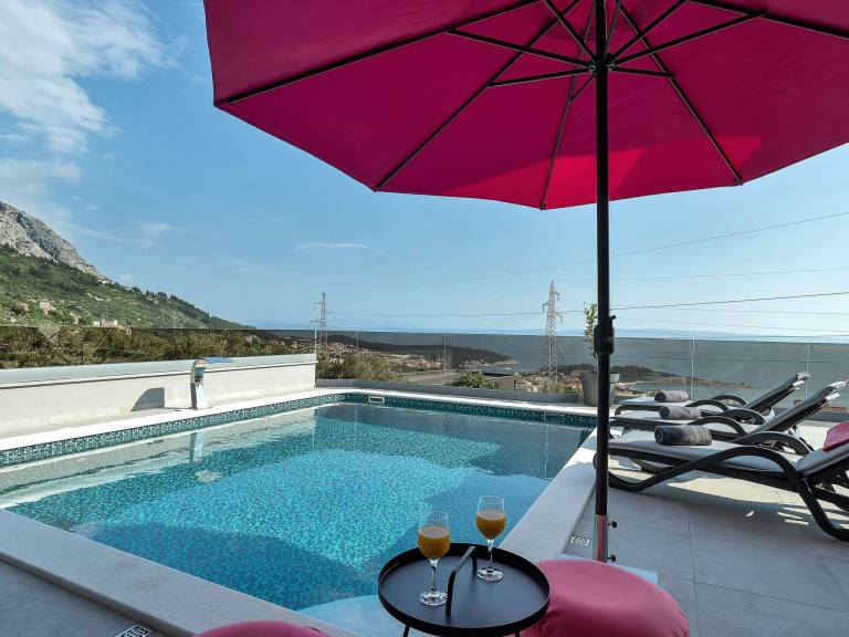 House with barbeque, terrace & yard — photo 4