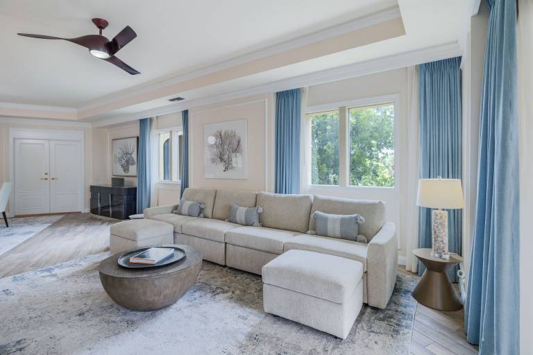 Renovated Private Residence located at The Ritz-Carlton — photo 2