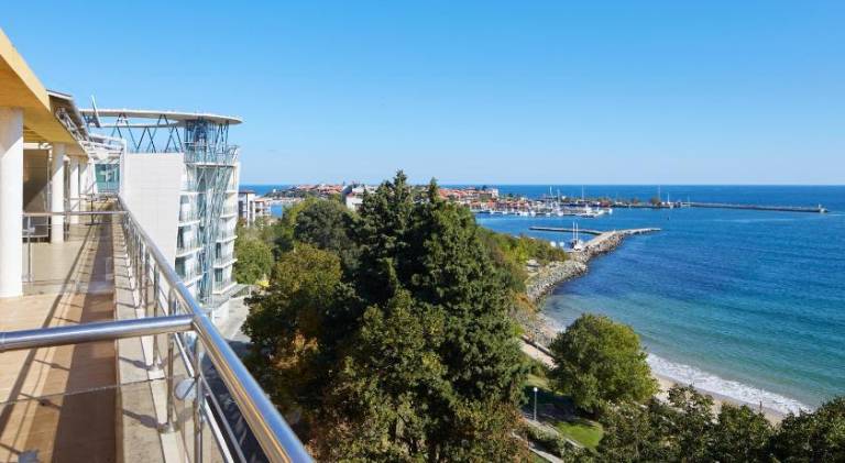 Apartment with terrace | Next to the beach | Pet-friendly in Sunny beach