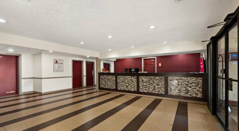 Red Roof Inn Martinsburg — photo 4