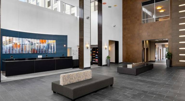 Embassy Suites by Hilton Newark Airport — photo 5