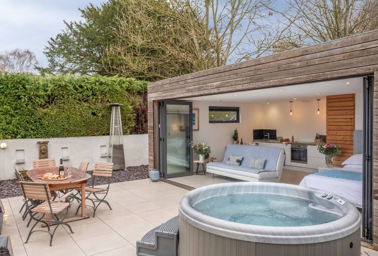 Apartment  Burgess Hill