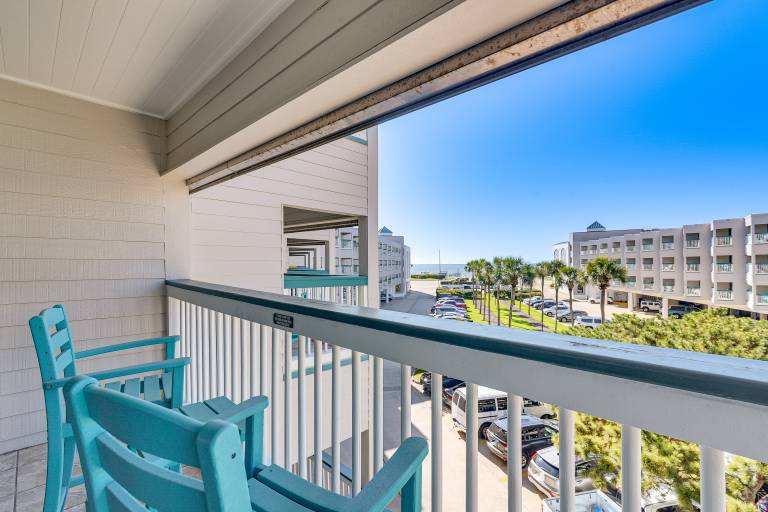 Unwind Poolside, Walk to Shore! Galveston Getaway — photo 2