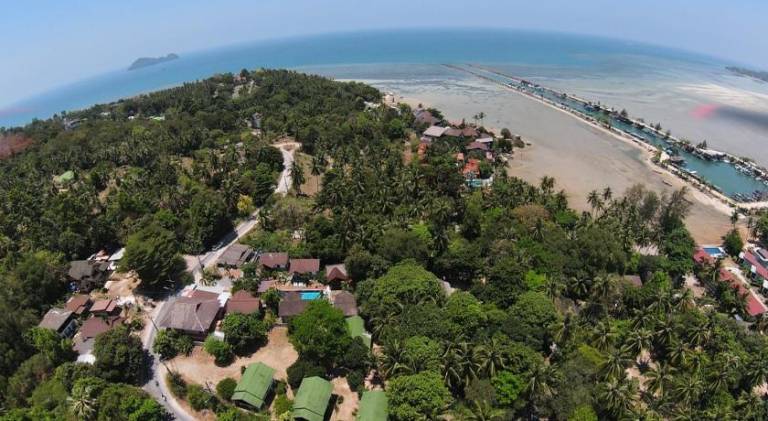 Rental apartment with patio & yard | Close to the beach | Good for workation | Pet-friendly — photo 3