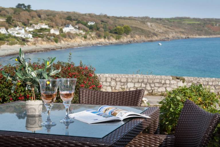 Apartment  Coverack
