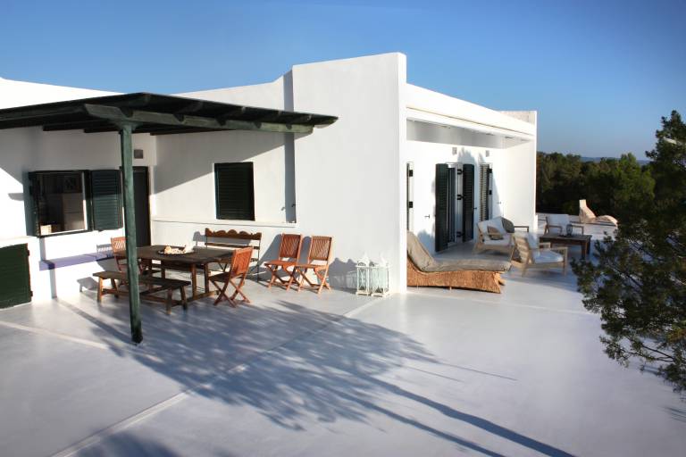 Villa with private beach — photo 4