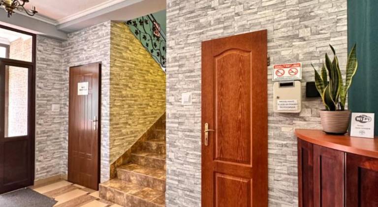 Serviced apartment with garden, patio & barbecue — photo 3