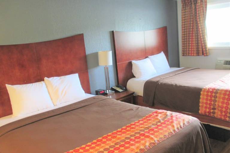 Travel Inn & Suites