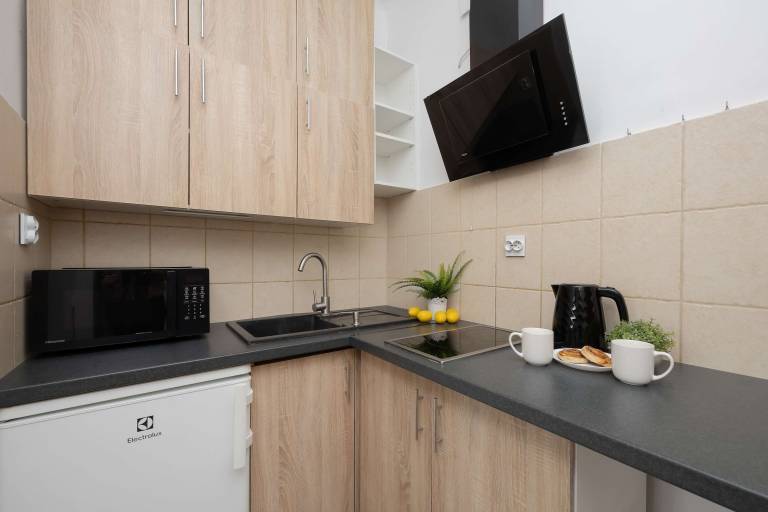 W adys awa Andersa 37 Warsaw Stylish Studio Ideal Location — photo 3