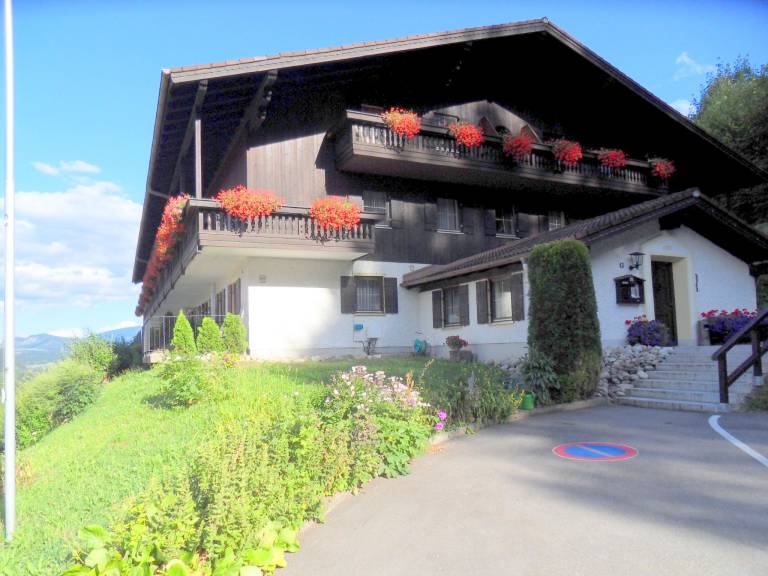Family-oriented holiday apartment with garden | Nature view | Next to the ski | Pets are welcome — photo 2