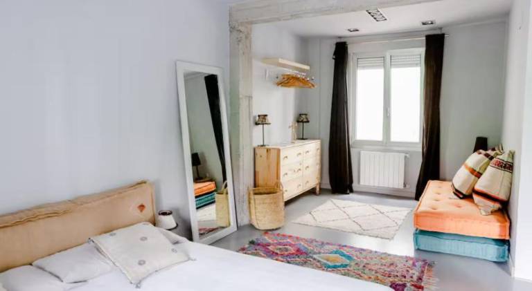Espacio habitacion triple y completamente equipado in Bilbao