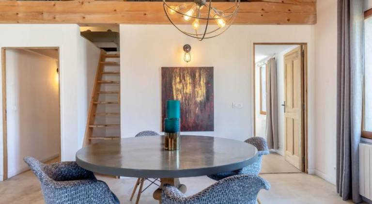 Olive- Vaste appartement donnant sur la Sorgue — photo 3