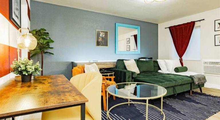 Star Motel Unit 4- Premier Downtown Hotel Luxury 1br Private Oasis — photo 2