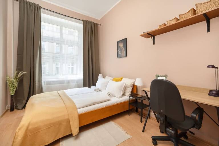 Family-oriented wonderful rental apartment with yard & fast internet | Next to St. Elisabeth's Church | Pet-friendly — photo 3