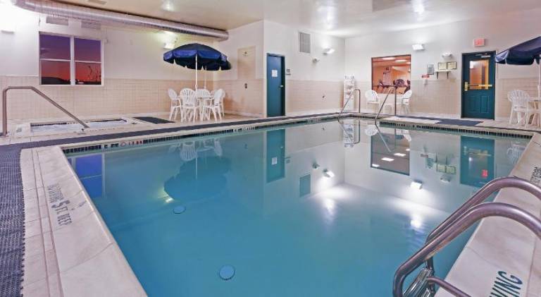 Country Inn & Suites by Radisson, Chambersburg, PA — photo 4