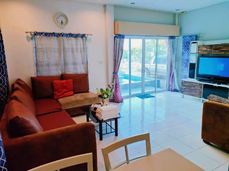 Villa with private pool, BBQ & patio | Perfect for remote work — photo 2