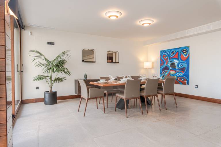 Fully equipped villa with grill, private pool & patio | Water view | Pets allowed — photo 4