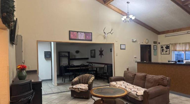 Lone Tree Inn — photo 5