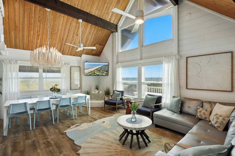 Family-oriented vacation home with grill, fast internet & yard | Sea view | Next to the beach | Dogs allowed — photo 2