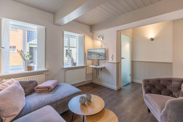 Ferienhaus Hannes Kapitänshaus in Husum für bis zu 4 Personen — photo 5