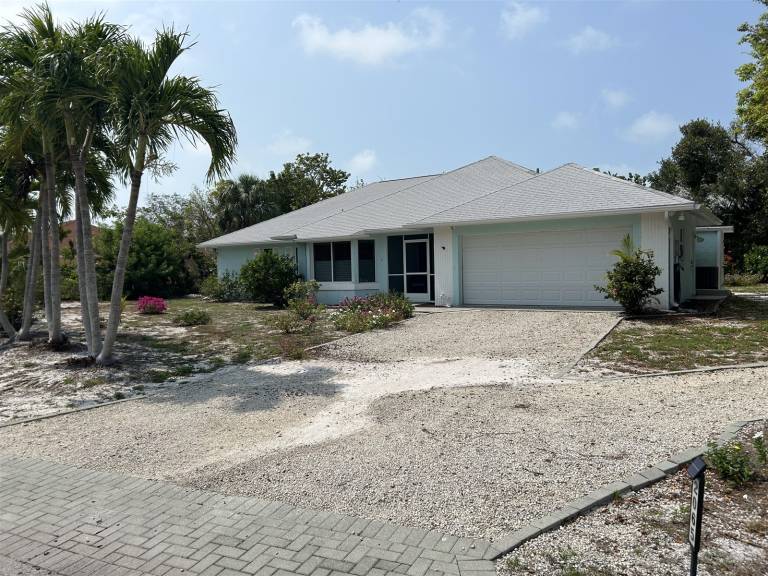 Vacation home with private pool & BBQ — photo 2