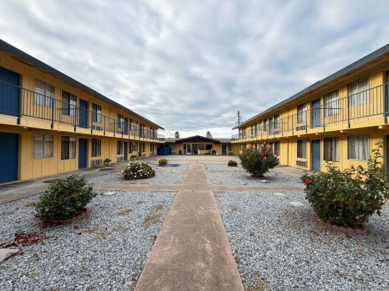 Motel  Bay Point