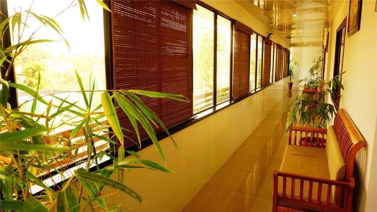 Thayamkery s Royal inn