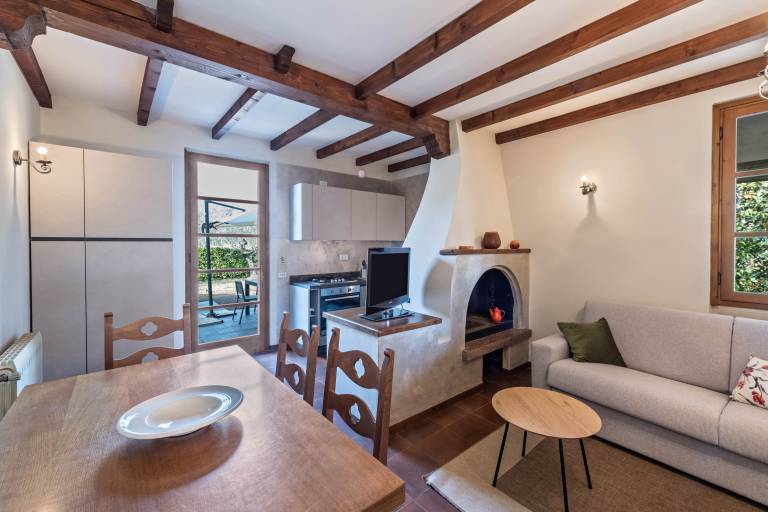 Charming Villa 'Casa degli Ulivi' with Private Terrace, Garden & Wi-Fi — photo 2