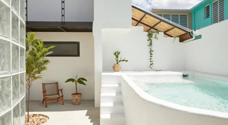 Holiday apartment with pool, garden & patio — photo 2