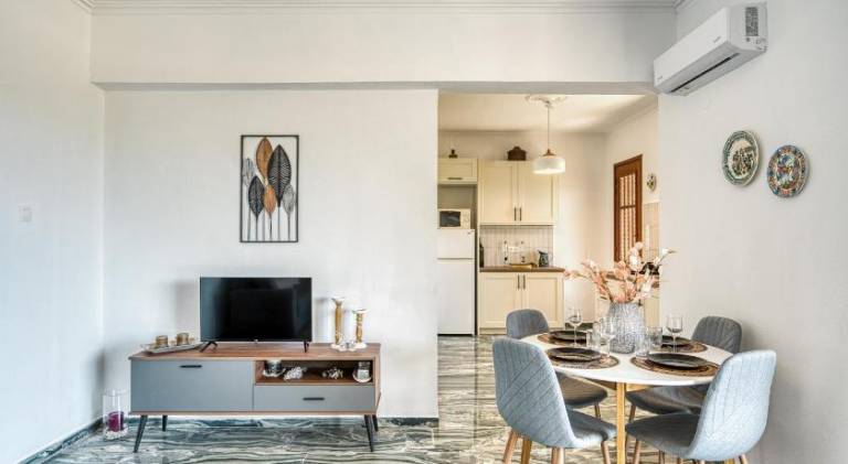 Wonderful house with garden & terrace | Beach nearby | Good for workation | Dogs allowed in Chios