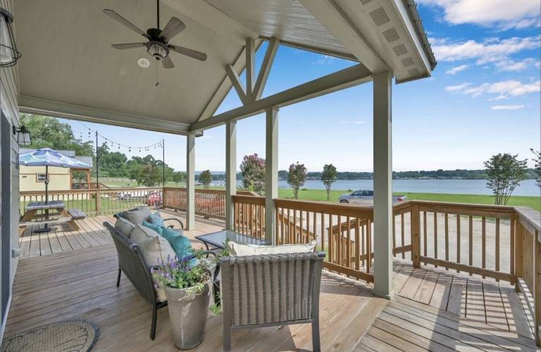 Cabin Lake Conroe