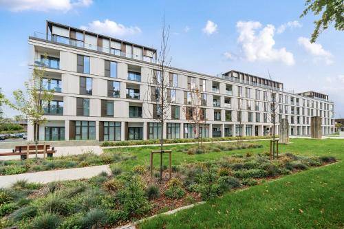 Apartment Walton-on-Thames